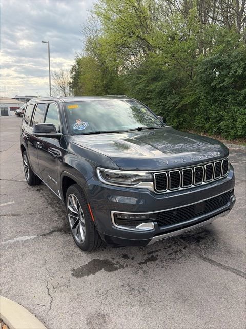 Used 2025 Jeep Wagoneer Series III w/ Premium Group I image 3