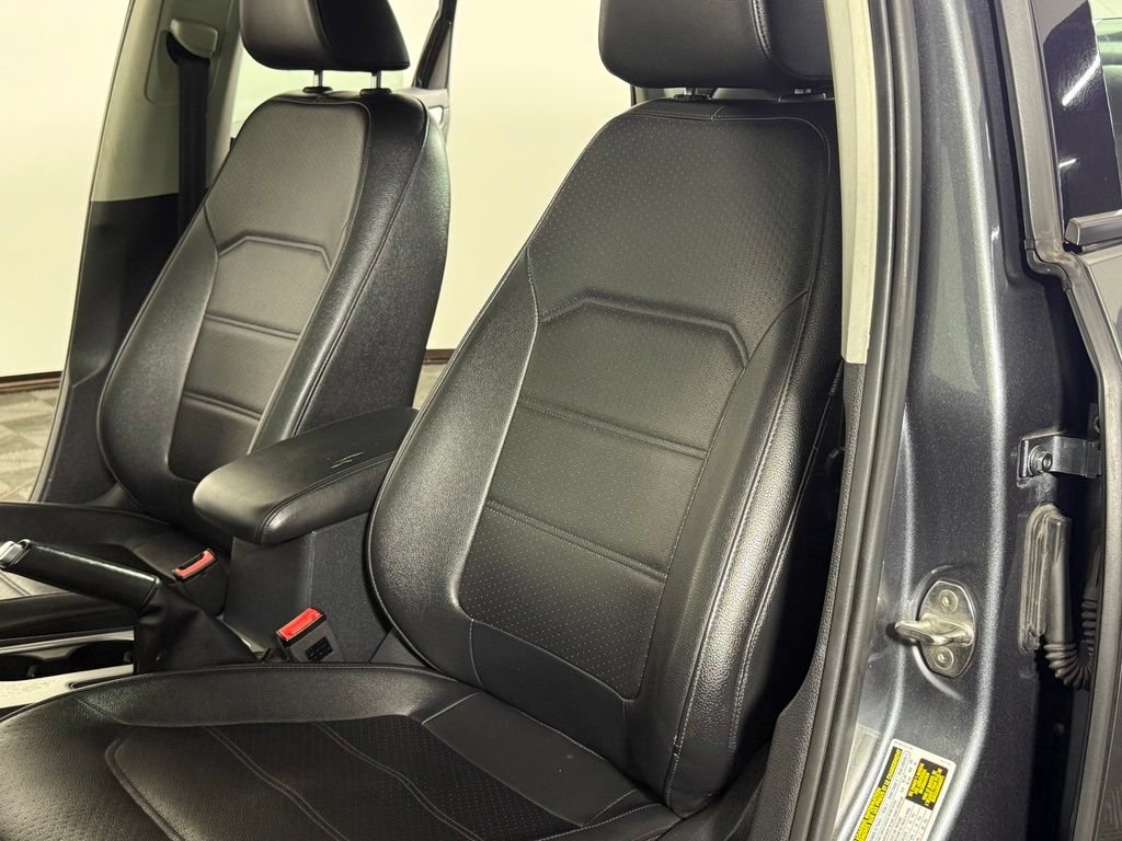 Used 2019 Volkswagen Passat 2.0T Wolfsburg FWD image 24