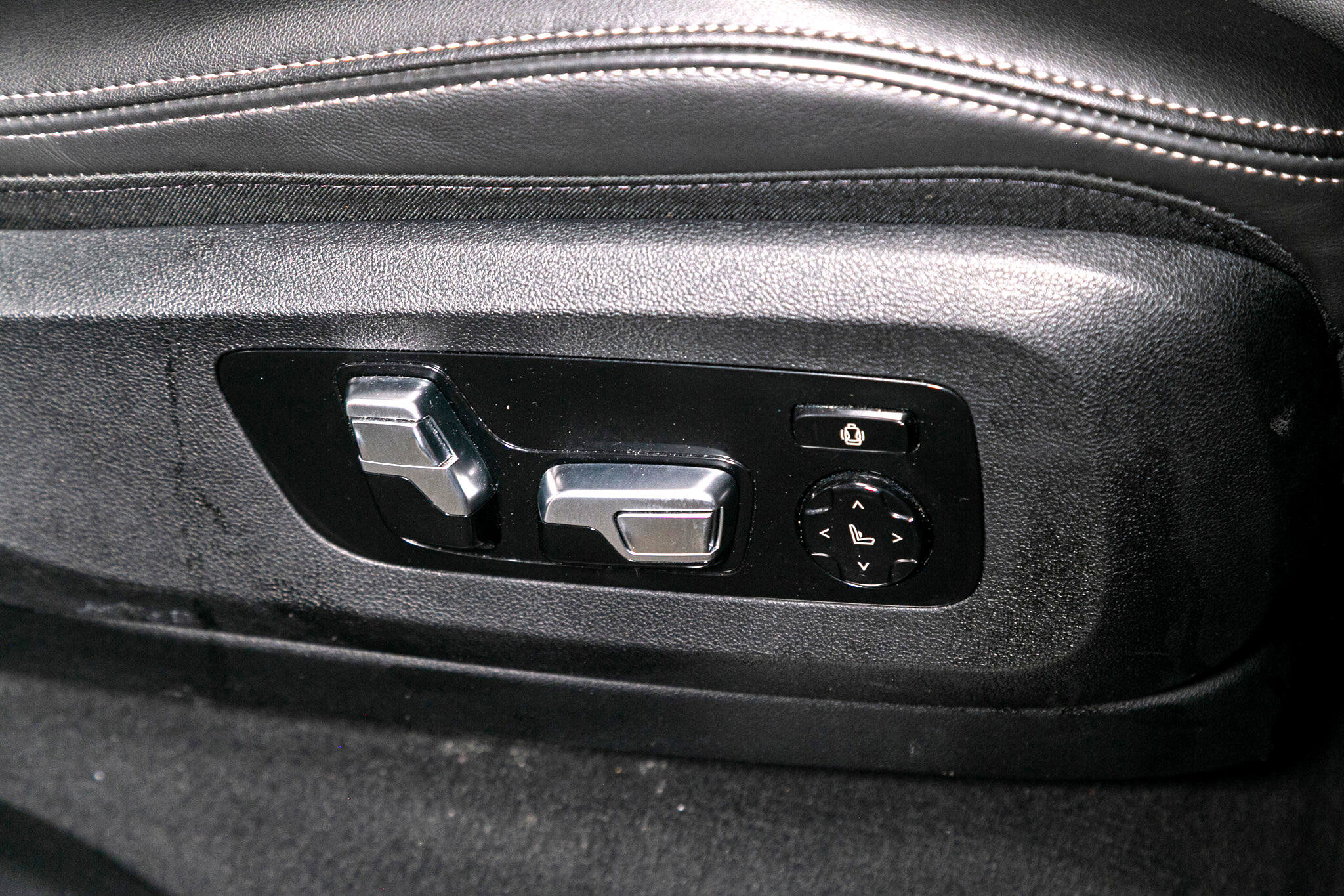 Used 2024 BMW X5 sDrive40i image 24