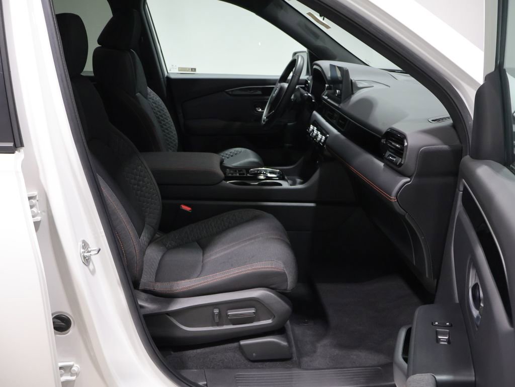 Used 2023 Honda Pilot Sport image 23