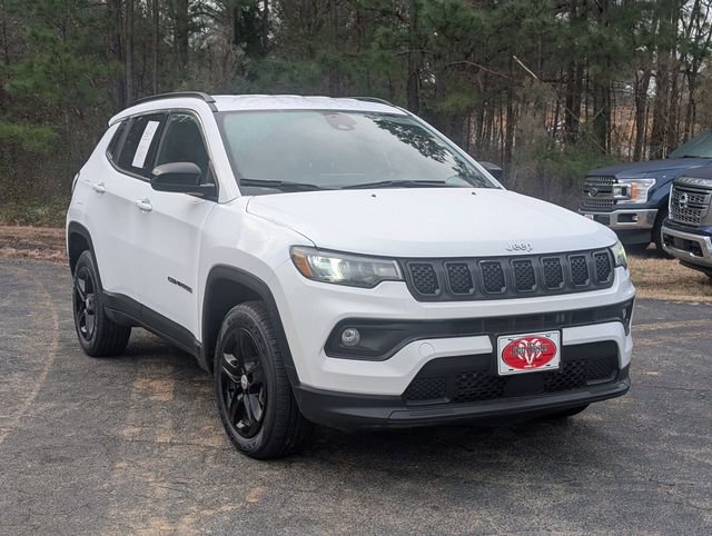 Used 2024 Jeep Compass Latitude image 4