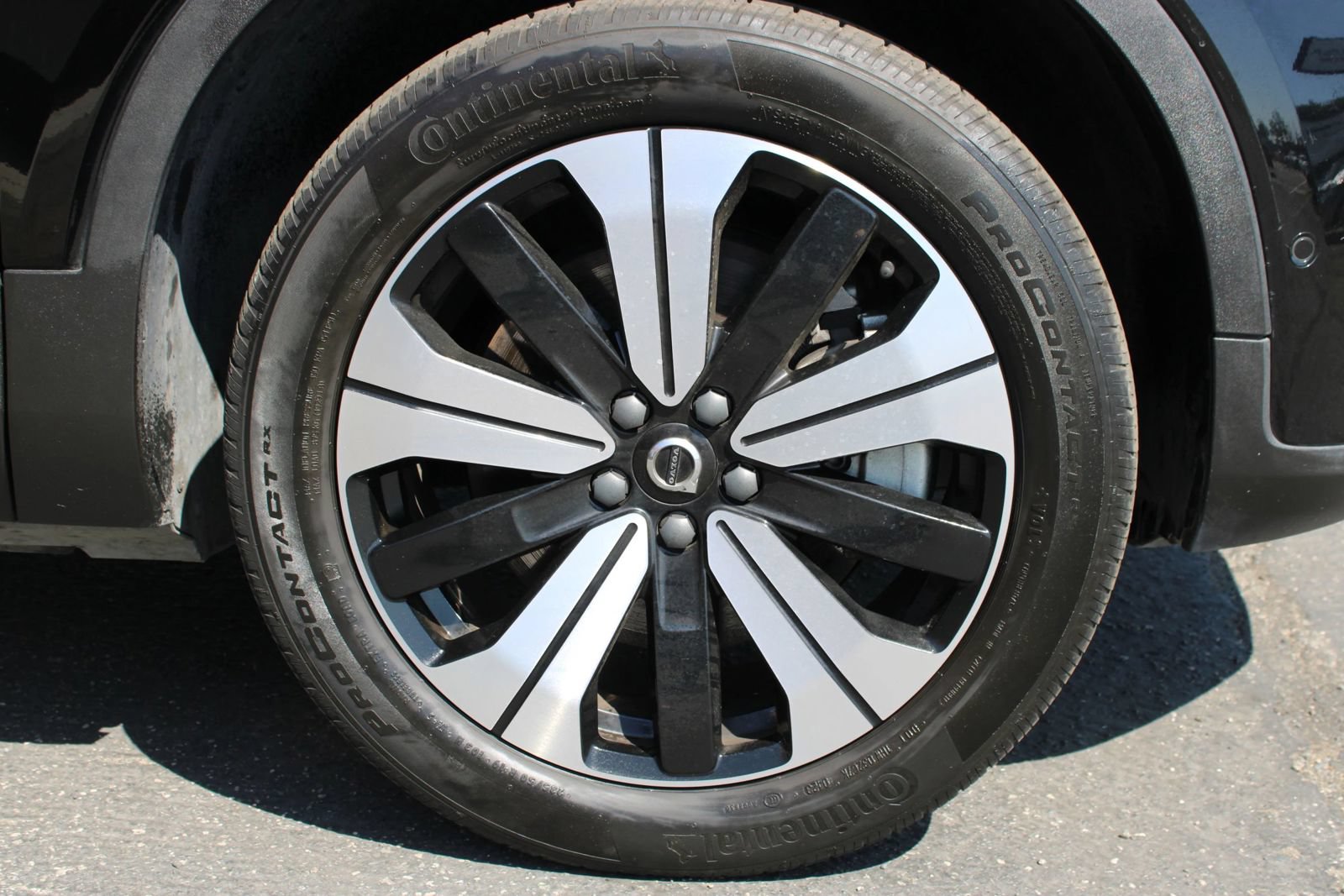 Used 2023 Volvo C40 P8 Recharge Plus w/ Protection Package Premier AWD/4WD image 41