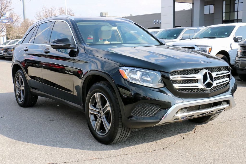 Used 2019 Mercedes-Benz GLC 300 4MATIC image 4