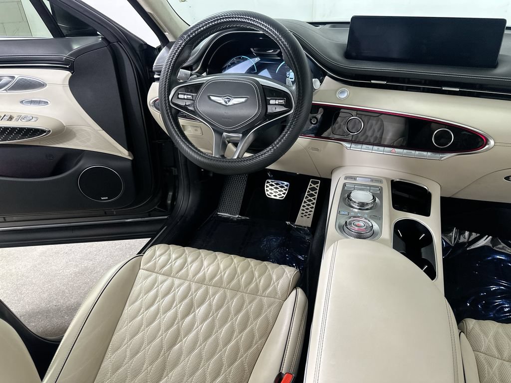 Used 2022 Genesis GV70 3.5T Sport w/ Sport Prestige Package AWD/4WD image 19
