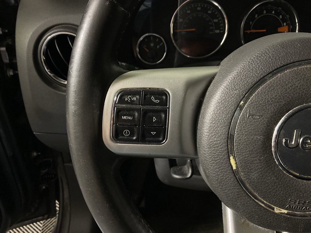 Used 2016 Jeep Compass Latitude AWD/4WD image 24