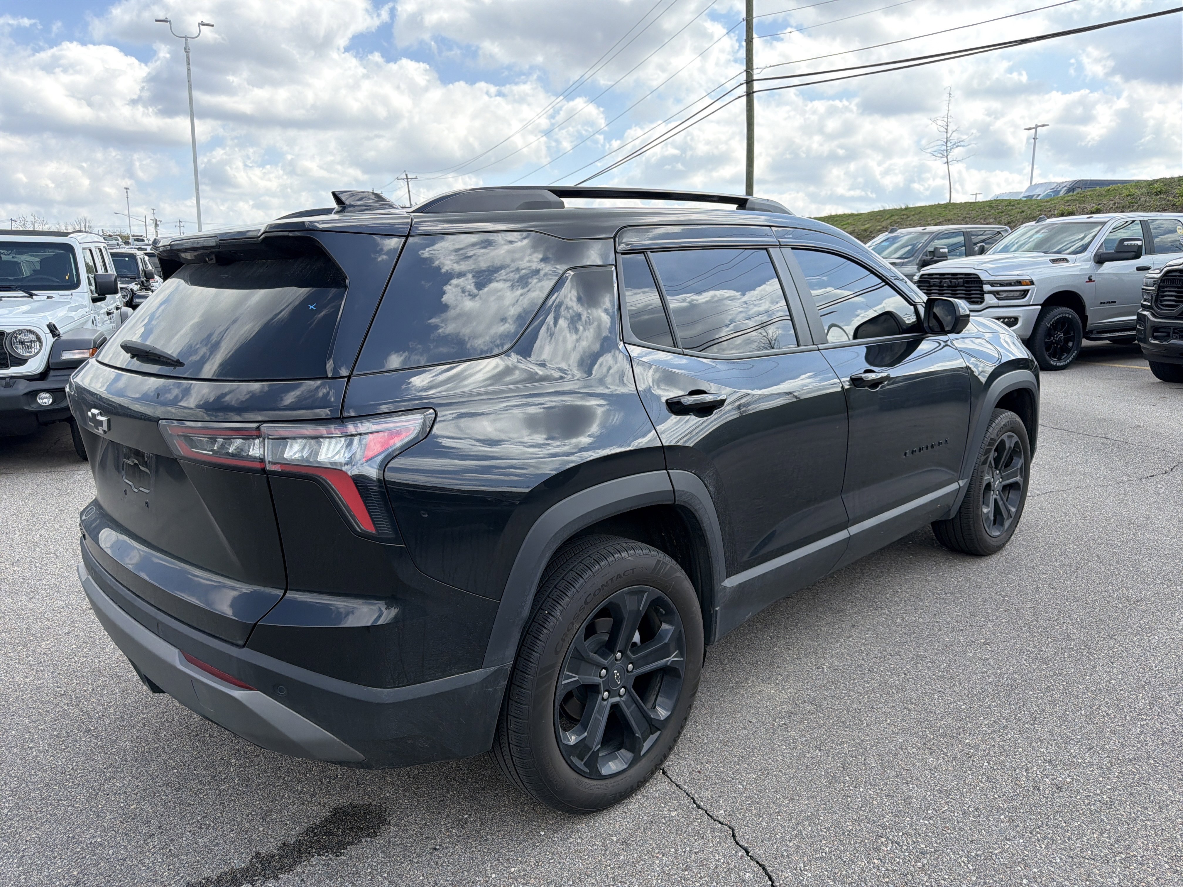 Used 2025 Chevrolet Equinox LT w/ Convenience Package II image 11