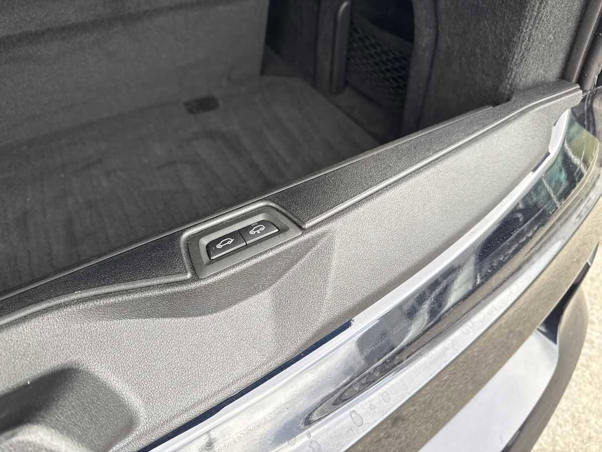 Used 2023 BMW X7 xDrive40i w/ Executive Package image 22