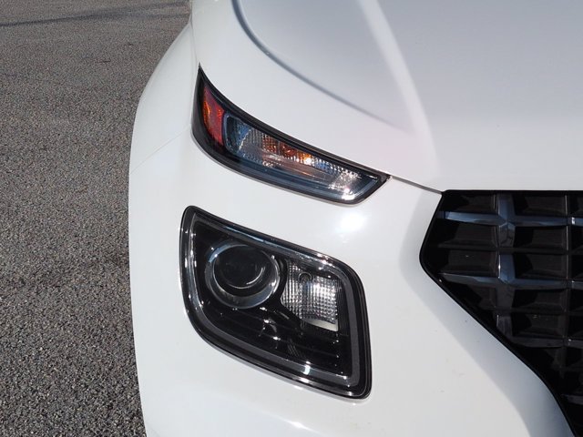 Used 2024 Hyundai Venue SEL FWD image 9