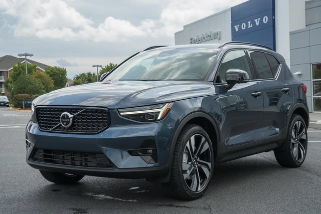 New 2026 Volvo XC40 B5 Ultra w/ Climate Package AWD/4WD image 3