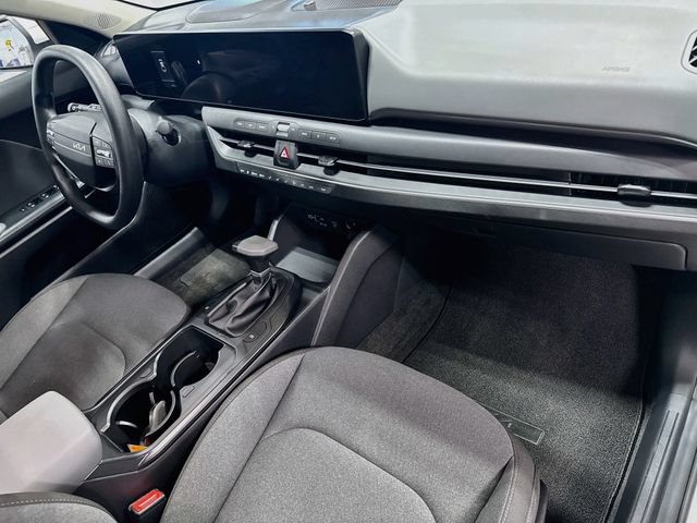 Used 2025 Kia K4 FWD image 27