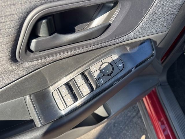 Used 2023 Nissan Rogue S image 8