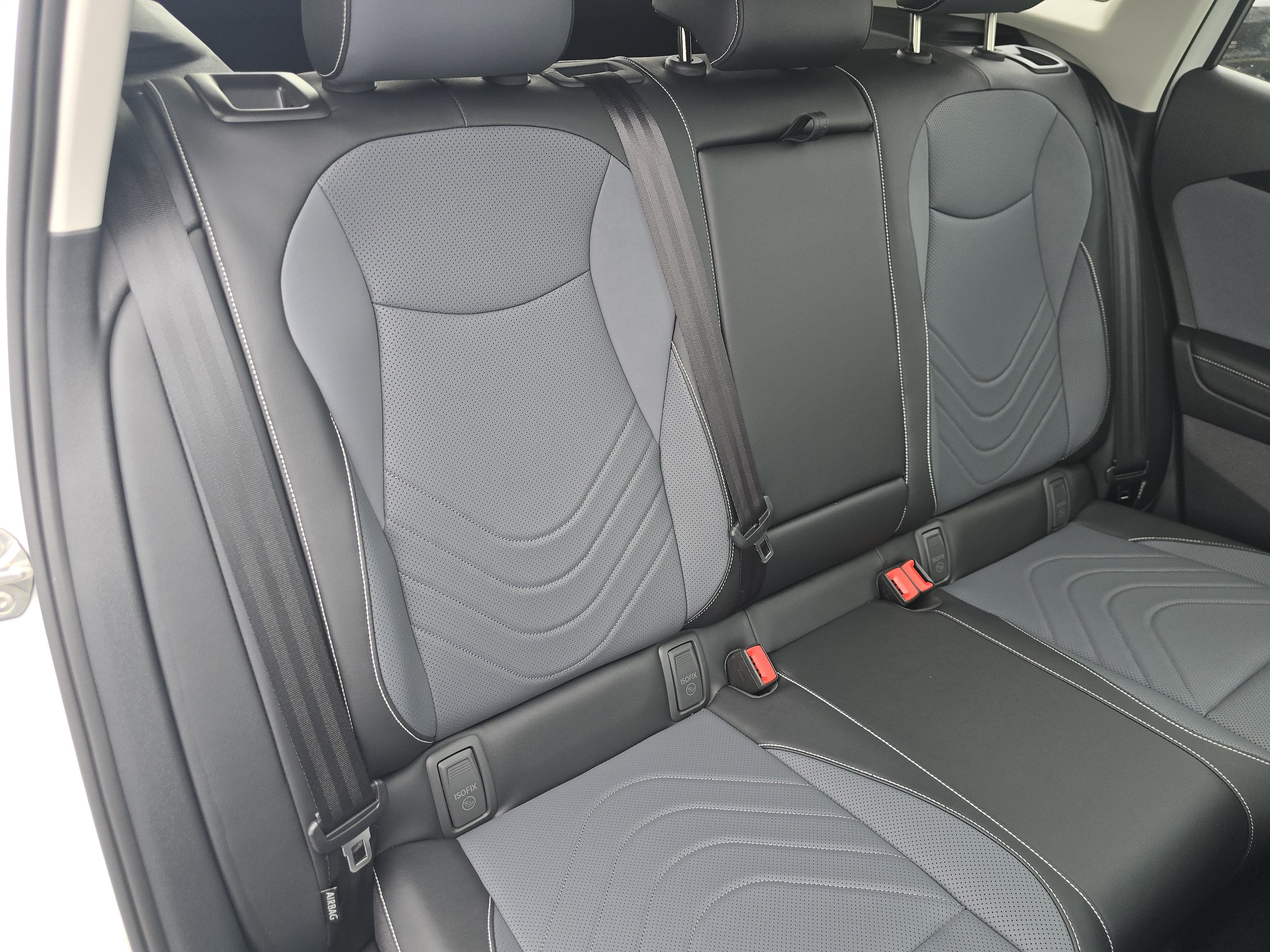 New 2026 Volkswagen Tiguan SE AWD/4WD image 18