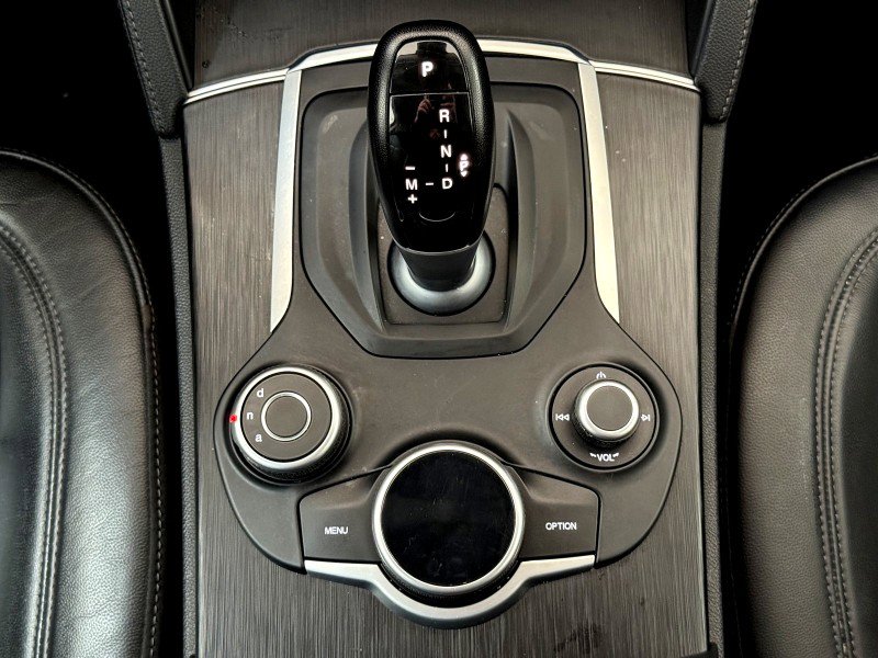 Used 2018 Alfa Romeo Stelvio AWD image 26