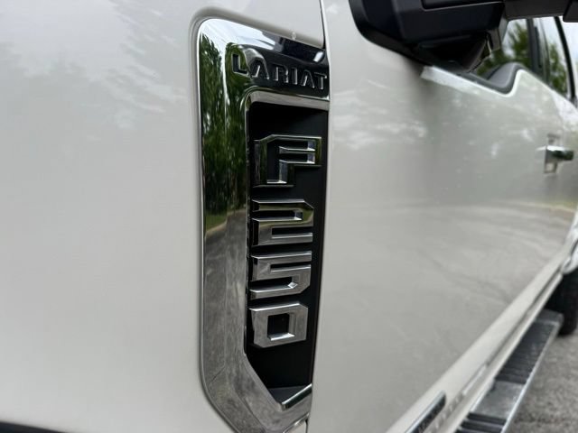 Used 2019 Ford F250 Lariat w/ Lariat Ultimate Package AWD/4WD image 9