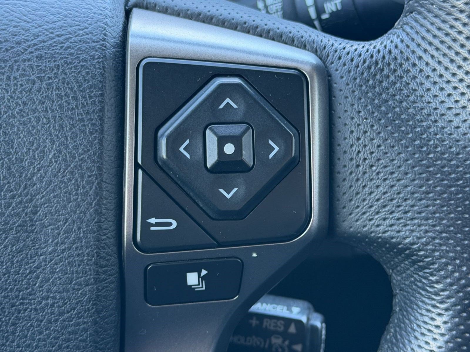 Used 2023 Toyota Tacoma SR5 w/ Technology Package RWD image 19