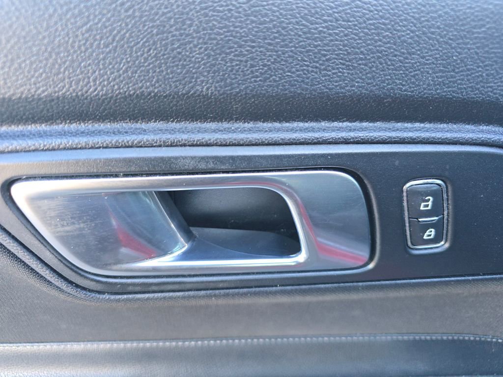 Used 2019 Ford Mustang Coupe image 18