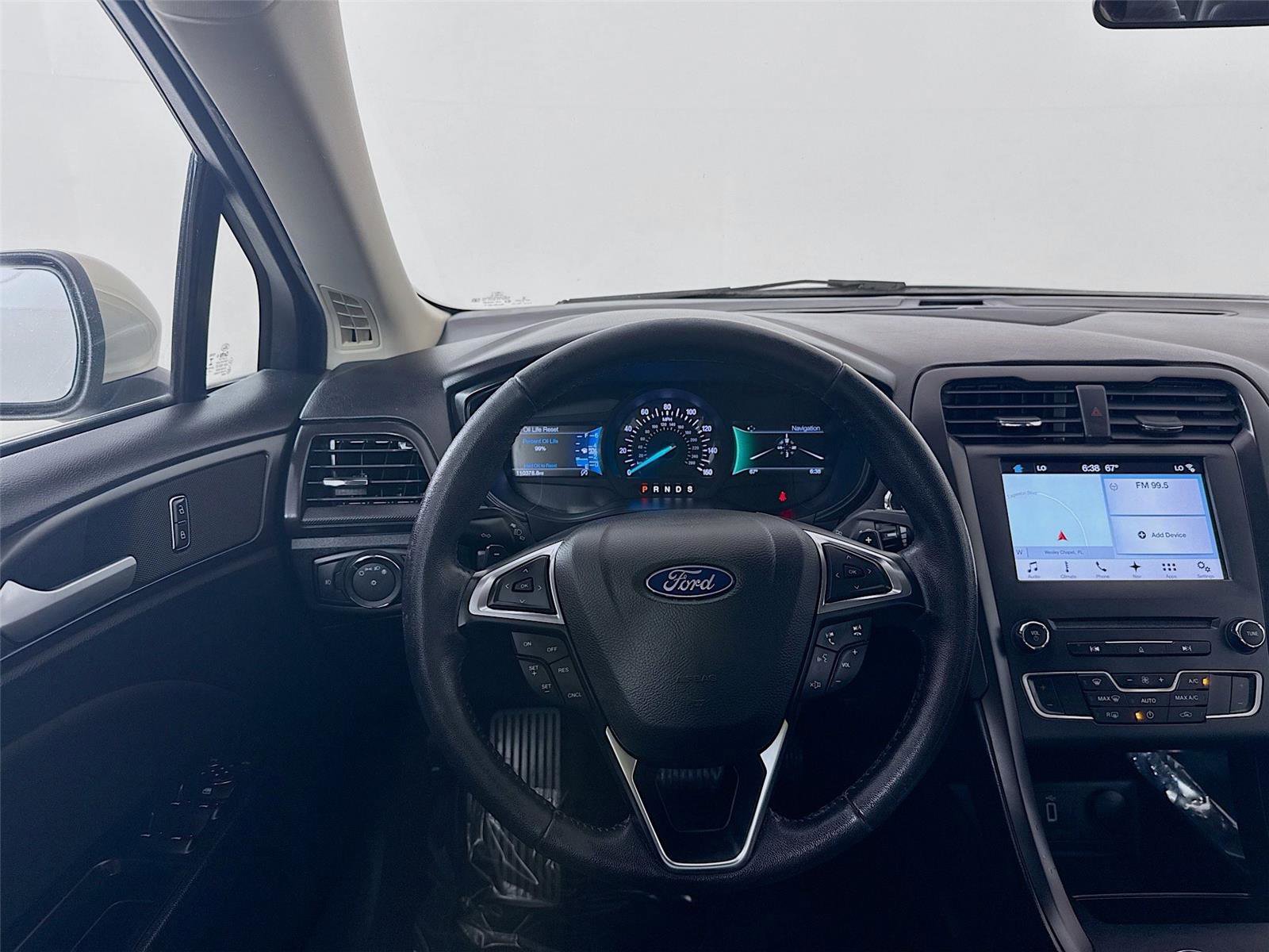 Used 2018 Ford Fusion SE w/ Equipment Group 201A image 19