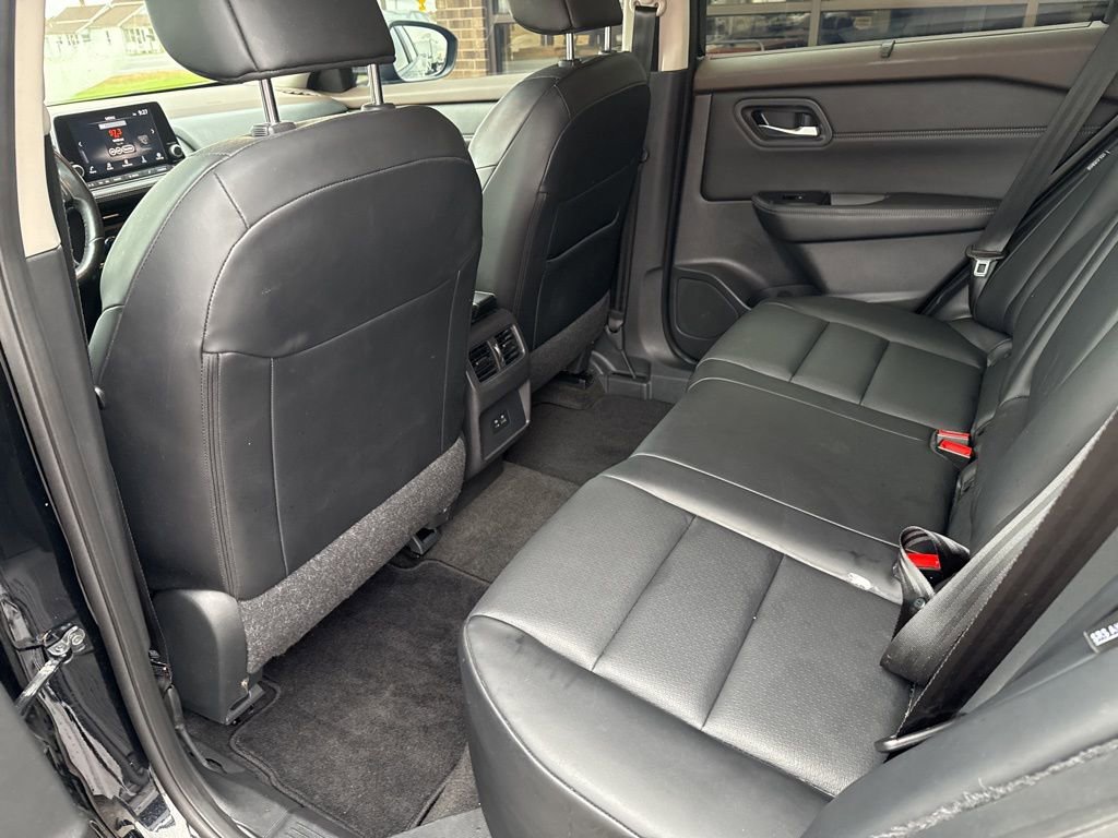 Used 2023 Nissan Rogue SV w/ SV Premium B Package image 22