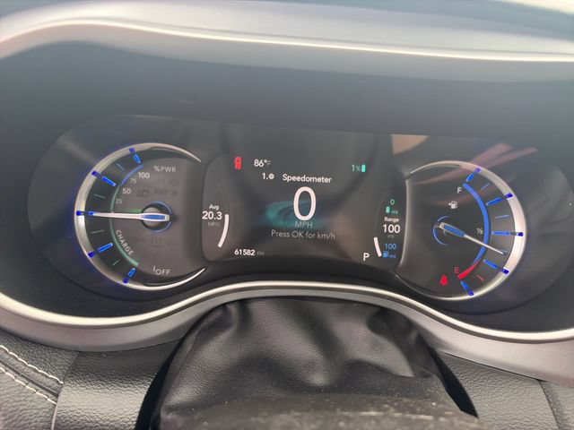 Used 2022 Chrysler Pacifica Touring-L w/ Uconnect Theater Family Group FWD image 15