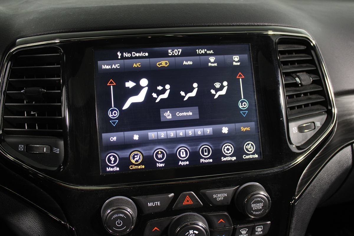 Used 2020 Jeep Grand Cherokee Limited X RWD image 15