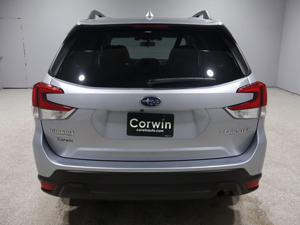 Used 2021 Subaru Forester Premium image 3