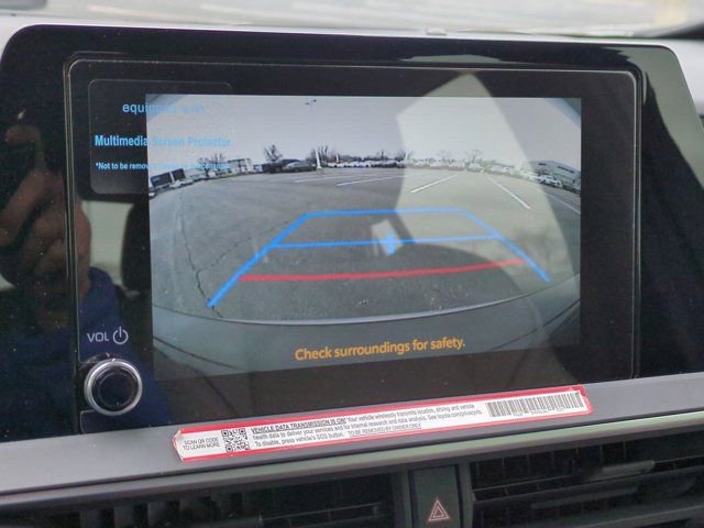 Used 2024 Toyota Prius XLE image 12