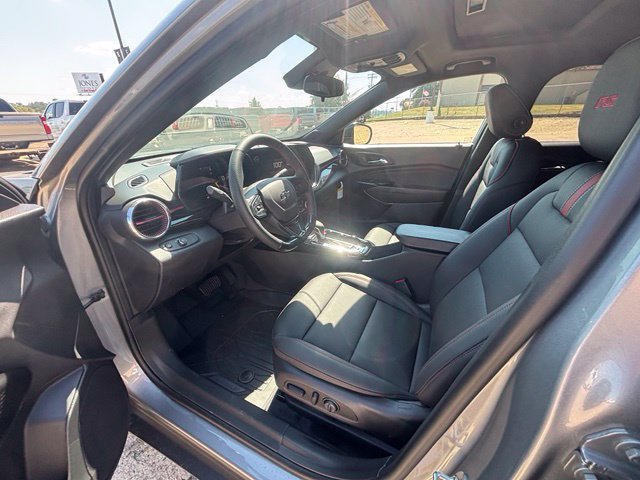 New 2026 Chevrolet Trax RS w/ Sunroof Package FWD image 11