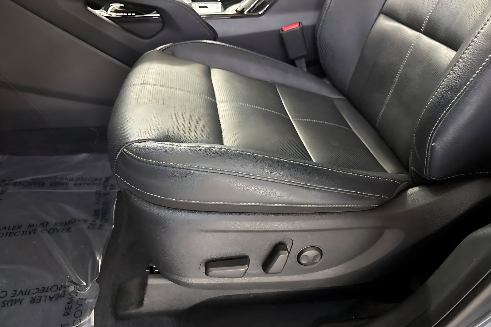 Used 2023 Kia Telluride EX w/ EX Captain's Chair Package FWD image 15
