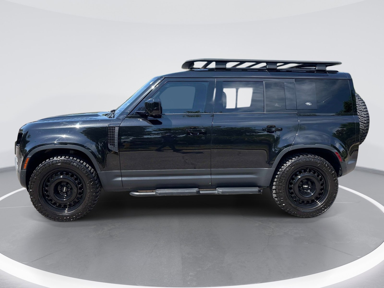 Used 2022 Land Rover Defender 110 S AWD/4WD image 5