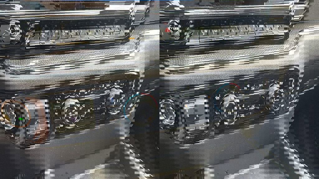 New 2026 Chevrolet Silverado 2500 ZR2 image 25