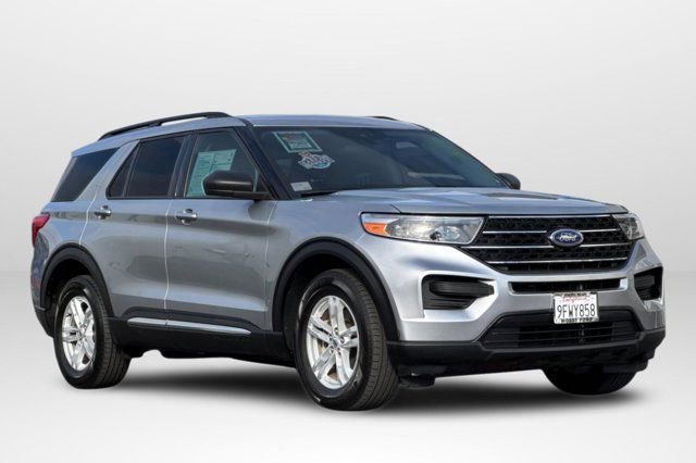 Certified 2022 Ford Explorer XLT image 3