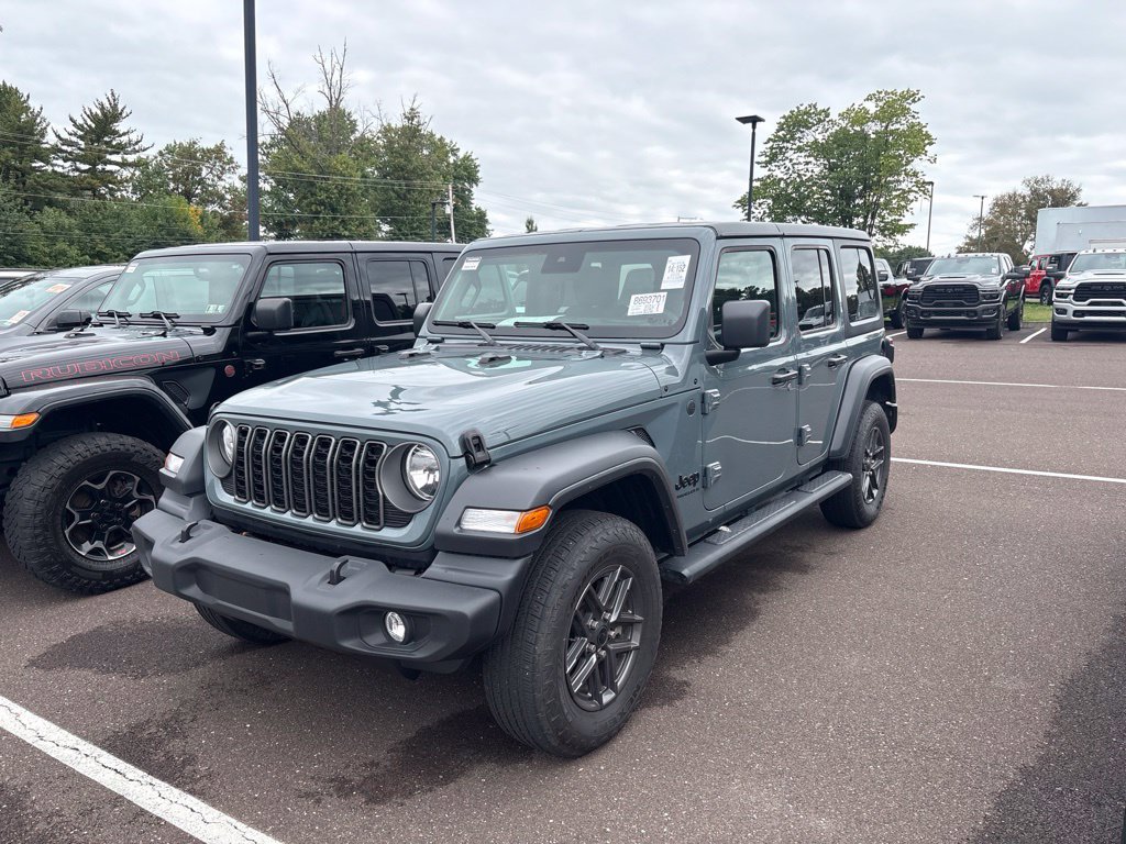 Used 2025 Jeep Wrangler Unlimited Sport AWD/4WD image 4