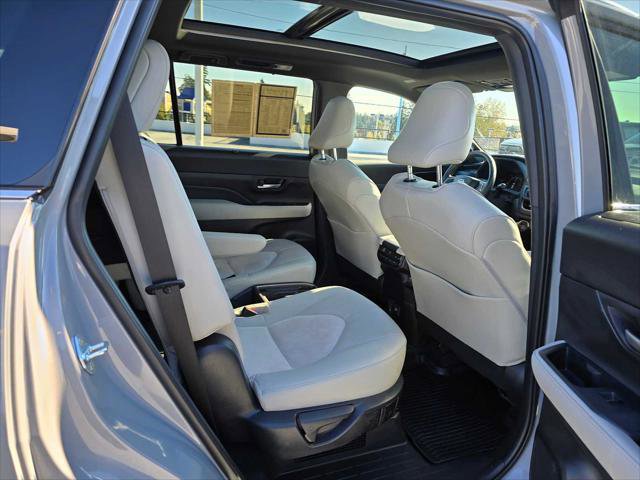 Certified 2025 Toyota Grand Highlander AWD Hybrid image 14