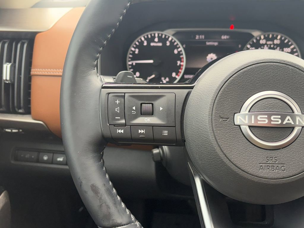 Used 2022 Nissan Pathfinder Platinum w/ Cargo Package image 12