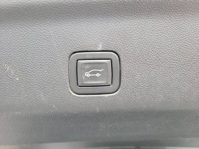 Used 2024 Chevrolet Suburban LT RWD image 21