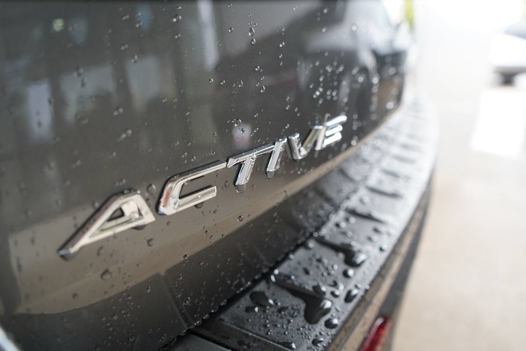 New 2026 Ford Explorer Active RWD image 8