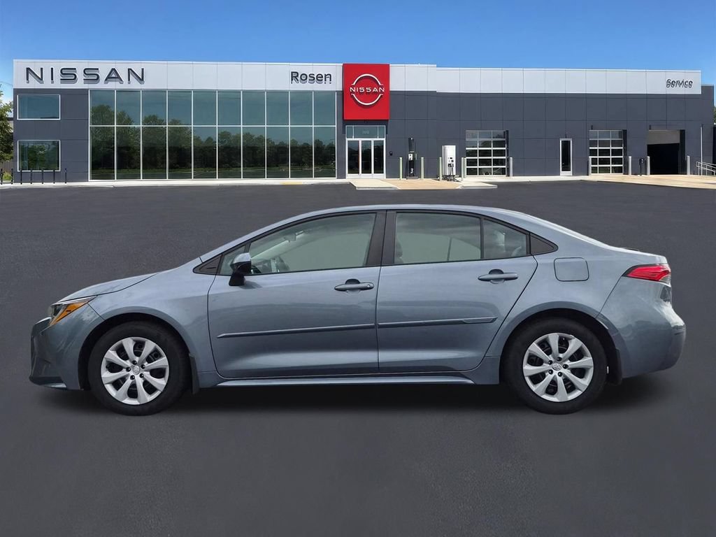 Used 2022 Toyota Corolla LE FWD image 6