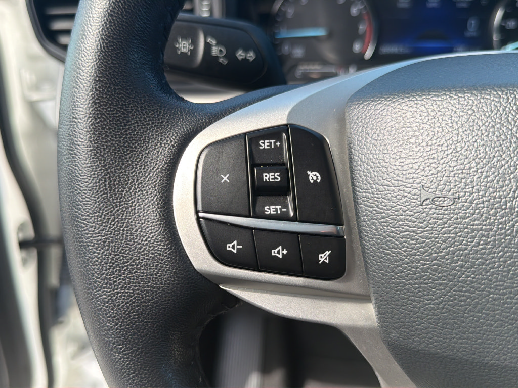 Used 2023 Ford Explorer XLT RWD image 37