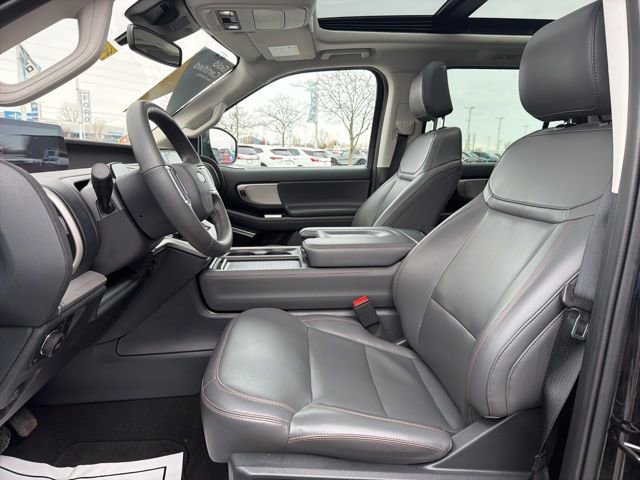 Certified 2025 Ford Expedition Active image 30