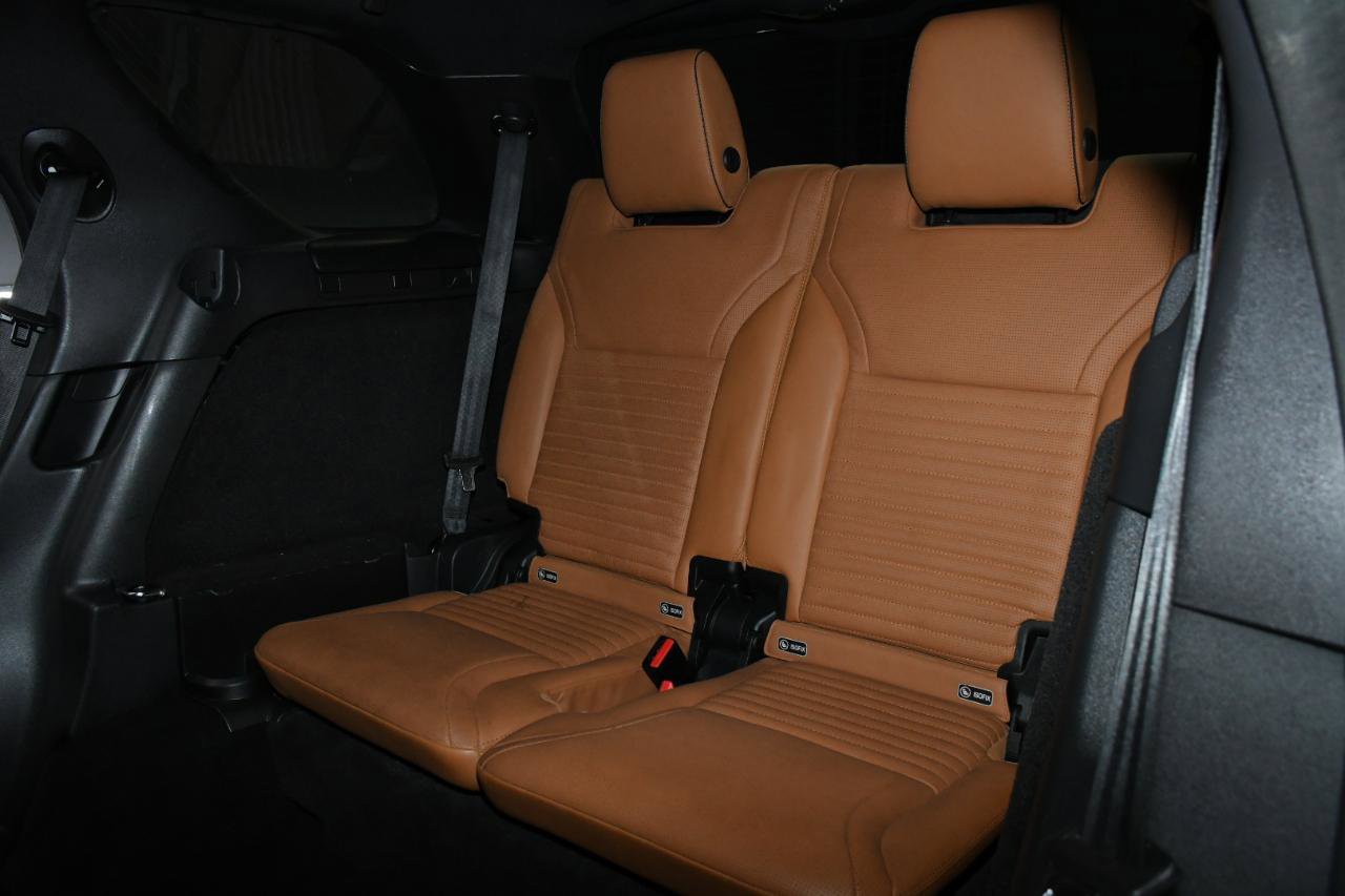 Used 2018 Land Rover Discovery HSE AWD/4WD image 42