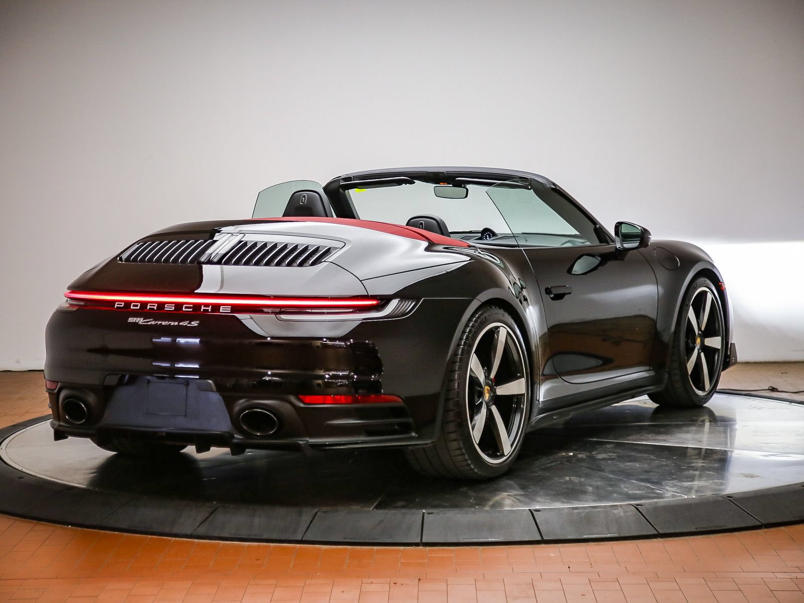 Certified 2022 Porsche 911 Carrera 4S AWD/4WD image 8