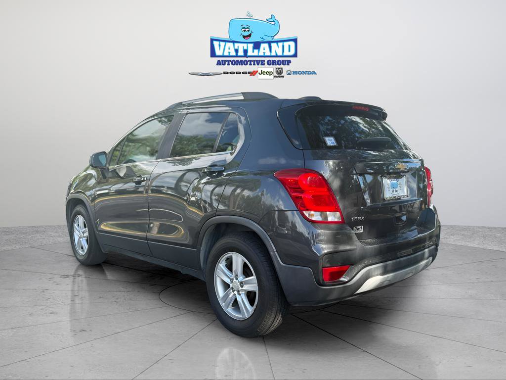 Used 2019 Chevrolet Trax LT w/ LPO, Cargo Package FWD image 3