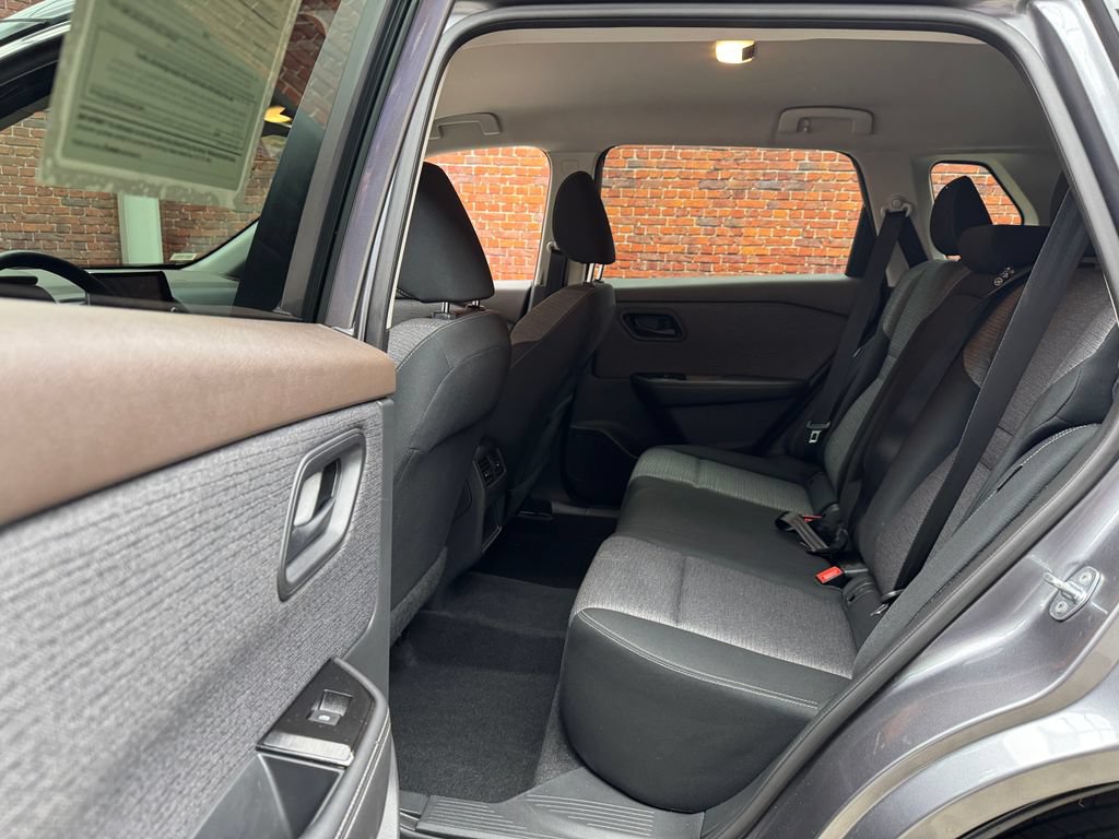 Used 2021 Nissan Rogue S AWD/4WD image 25
