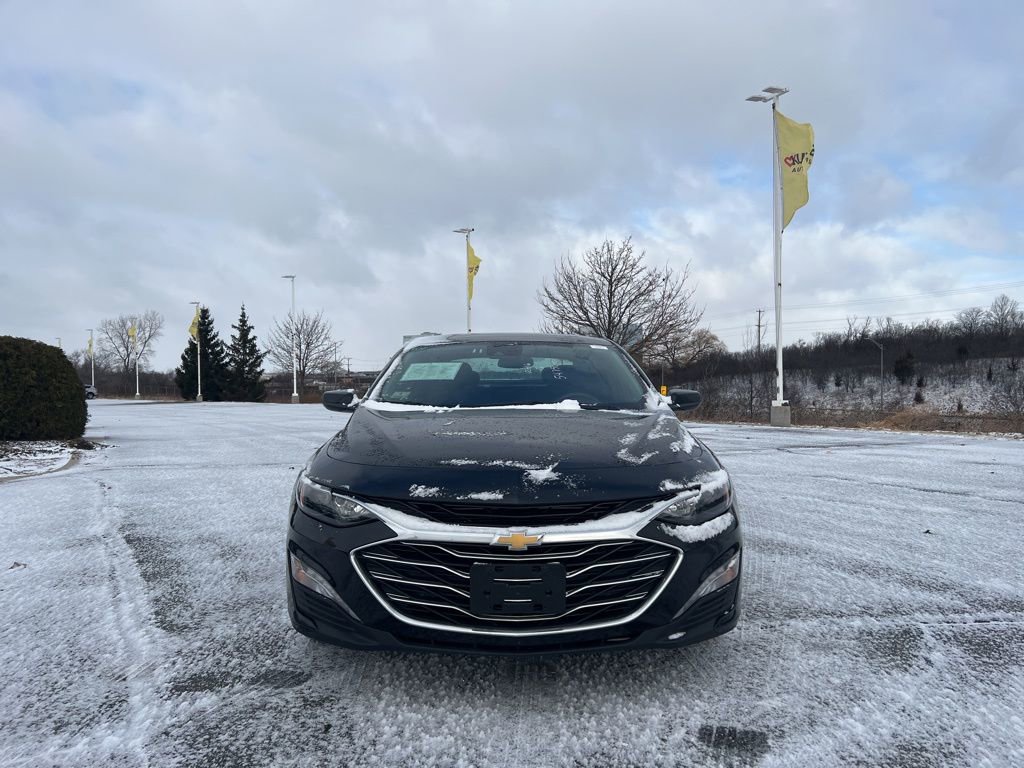 Used 2024 Chevrolet Malibu LT image 2