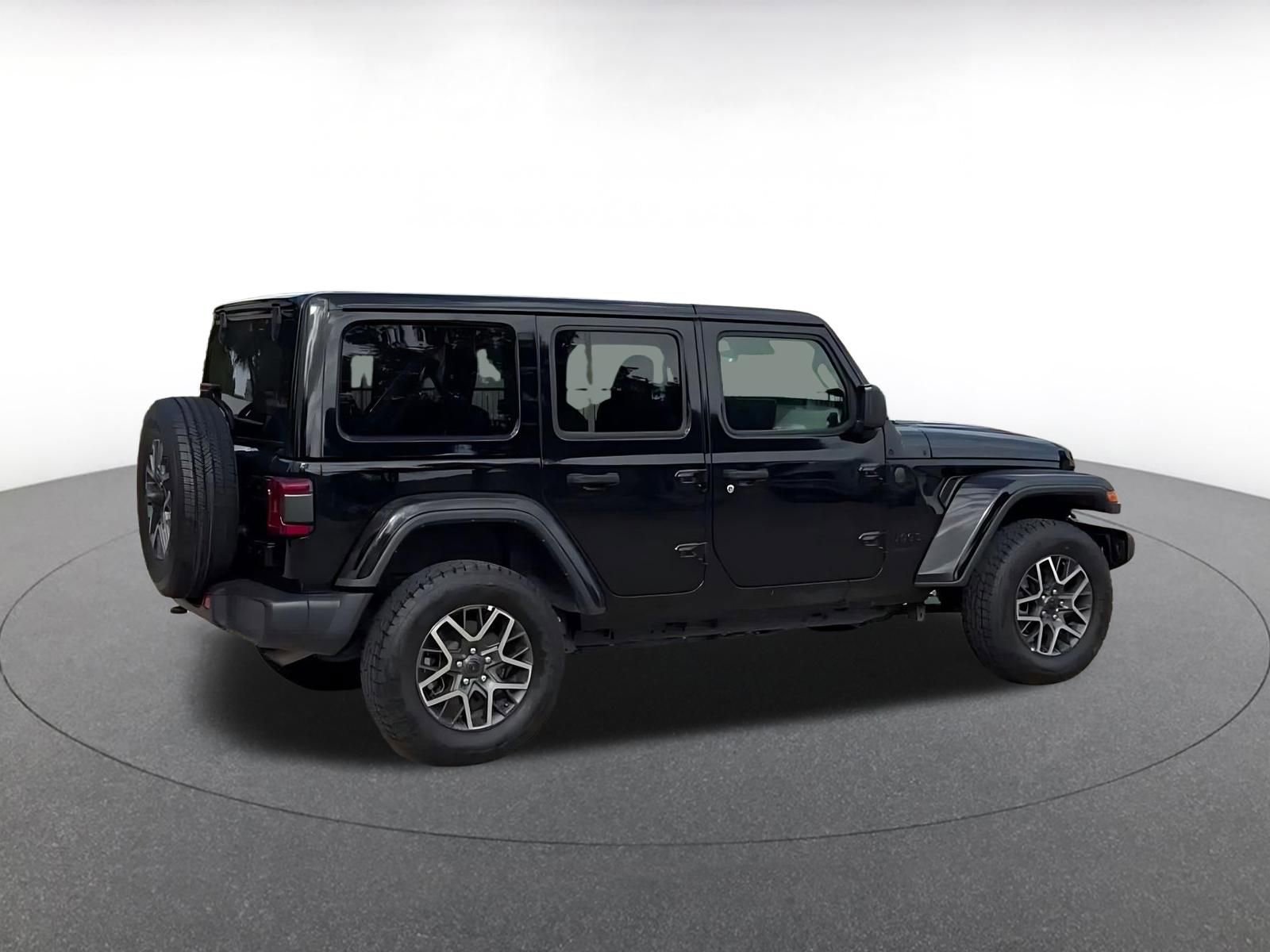 Used 2025 Jeep Wrangler Unlimited Sahara AWD/4WD image 14