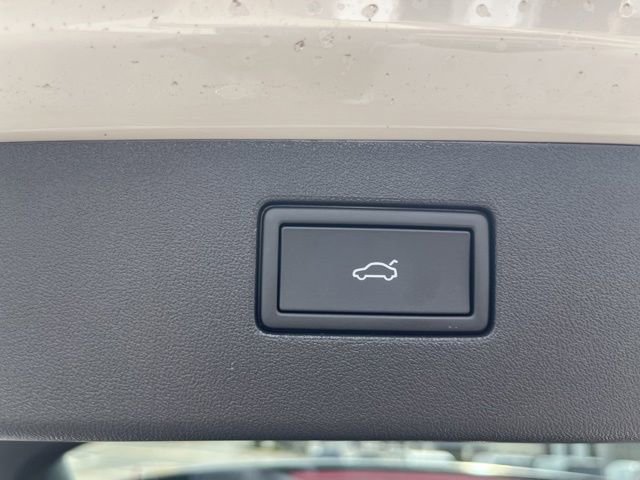 New 2026 Volkswagen Tiguan SE R-Line image 26