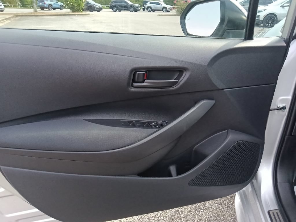 Used 2026 Toyota Corolla LE FWD image 11