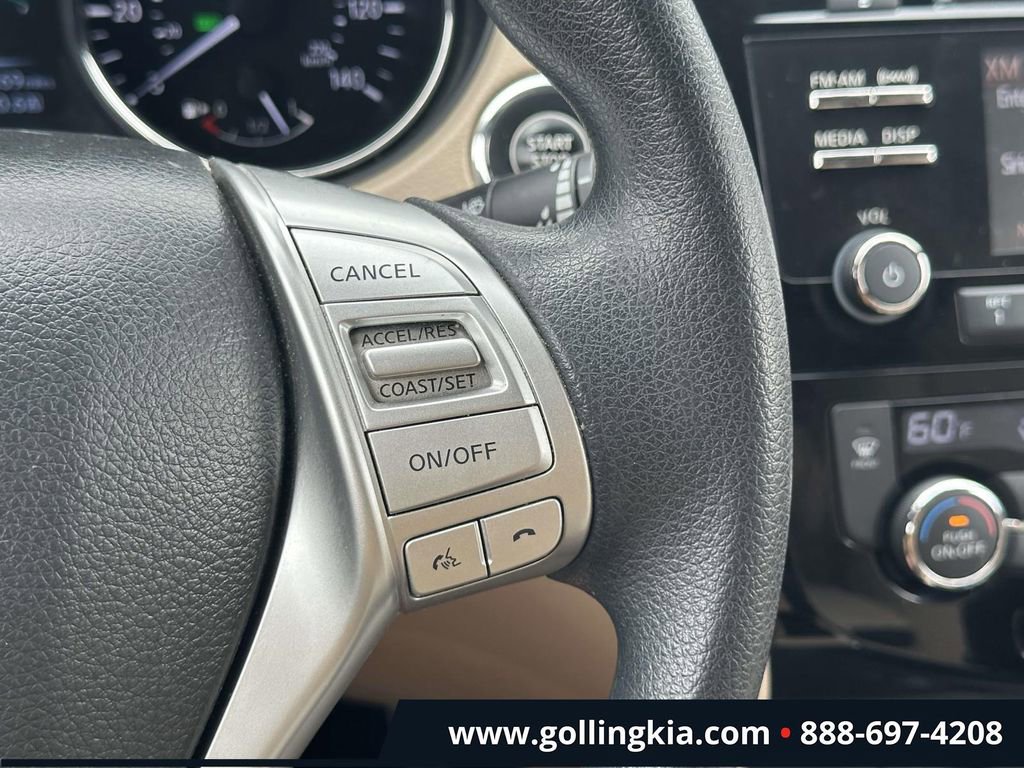 Used 2016 Nissan Rogue SV FWD image 21