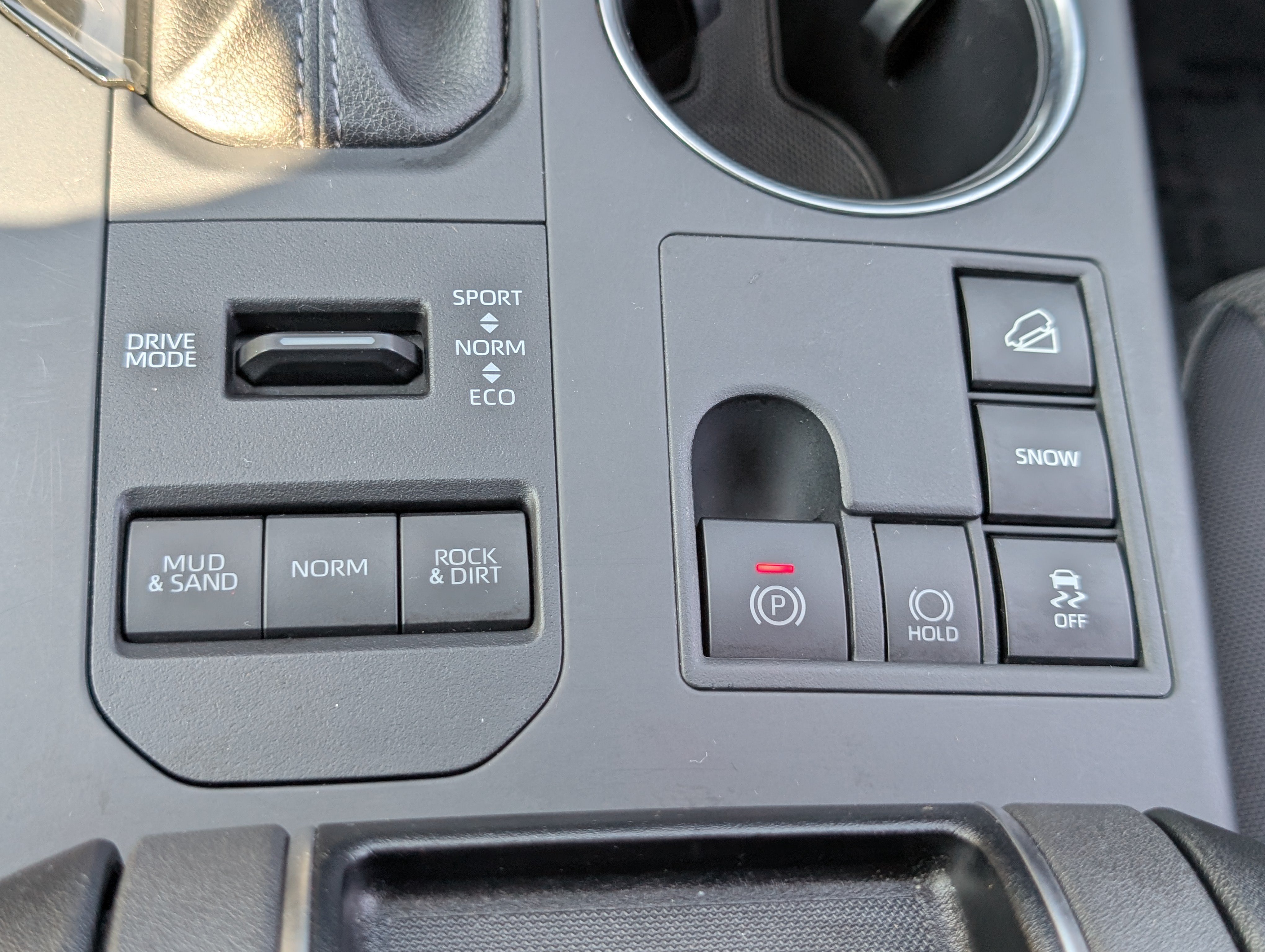 Used 2025 Toyota Highlander LE AWD/4WD image 25