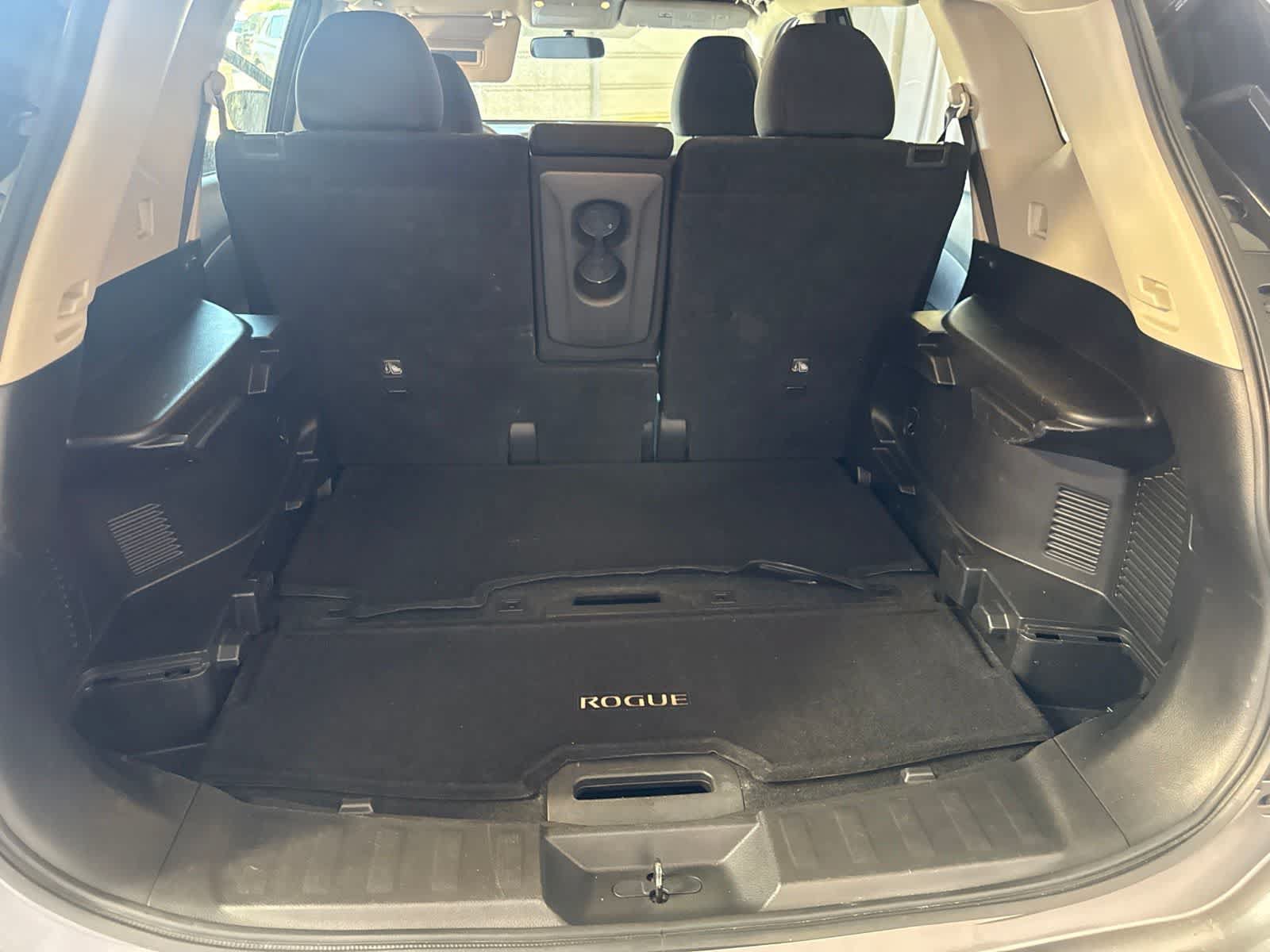 Used 2017 Nissan Rogue SV FWD image 15